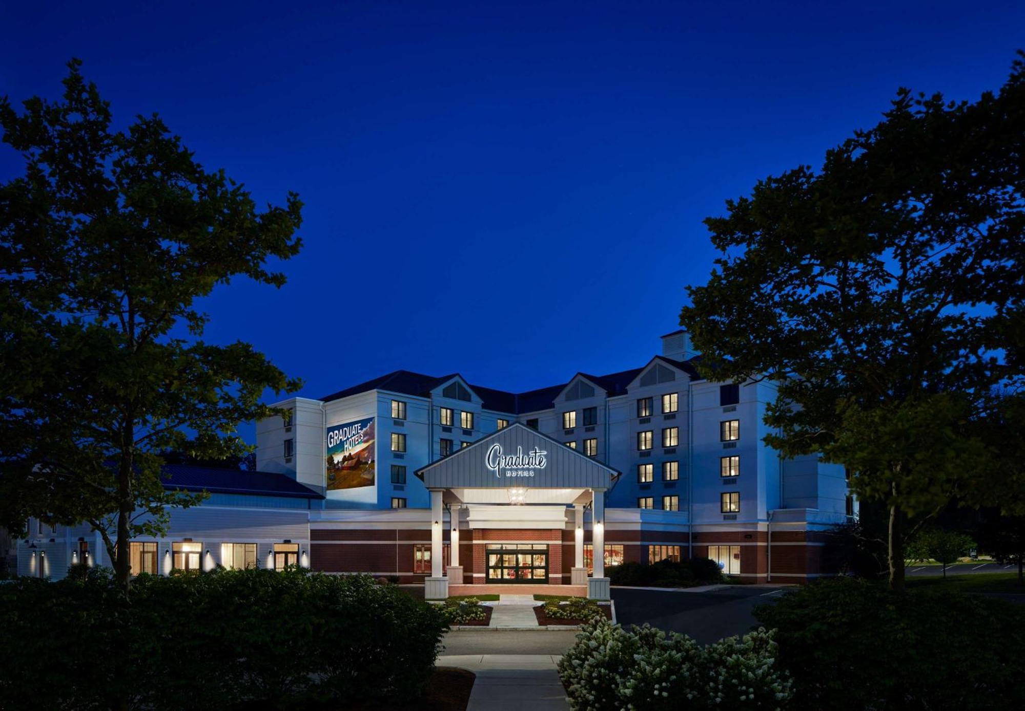 Graduate By Hilton Storrs Hotel Exterior photo