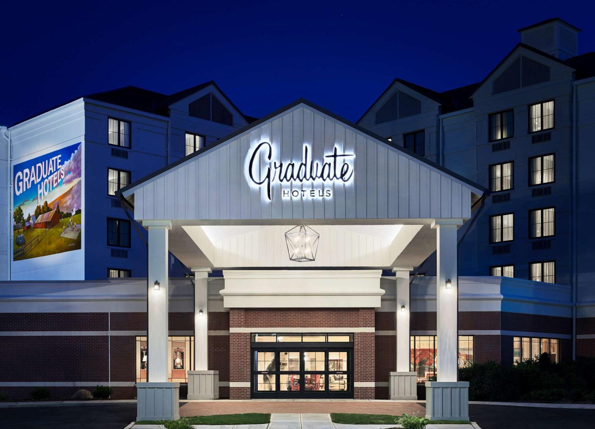 Graduate By Hilton Storrs Hotel Exterior photo